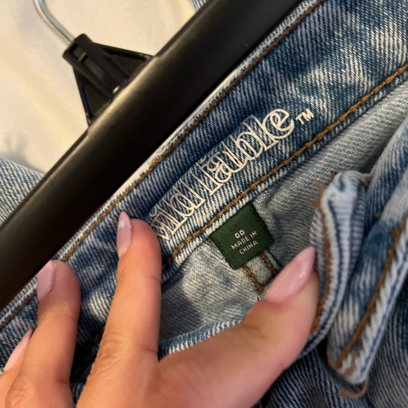 Mid length ripped jeans - Picture 2 of 2